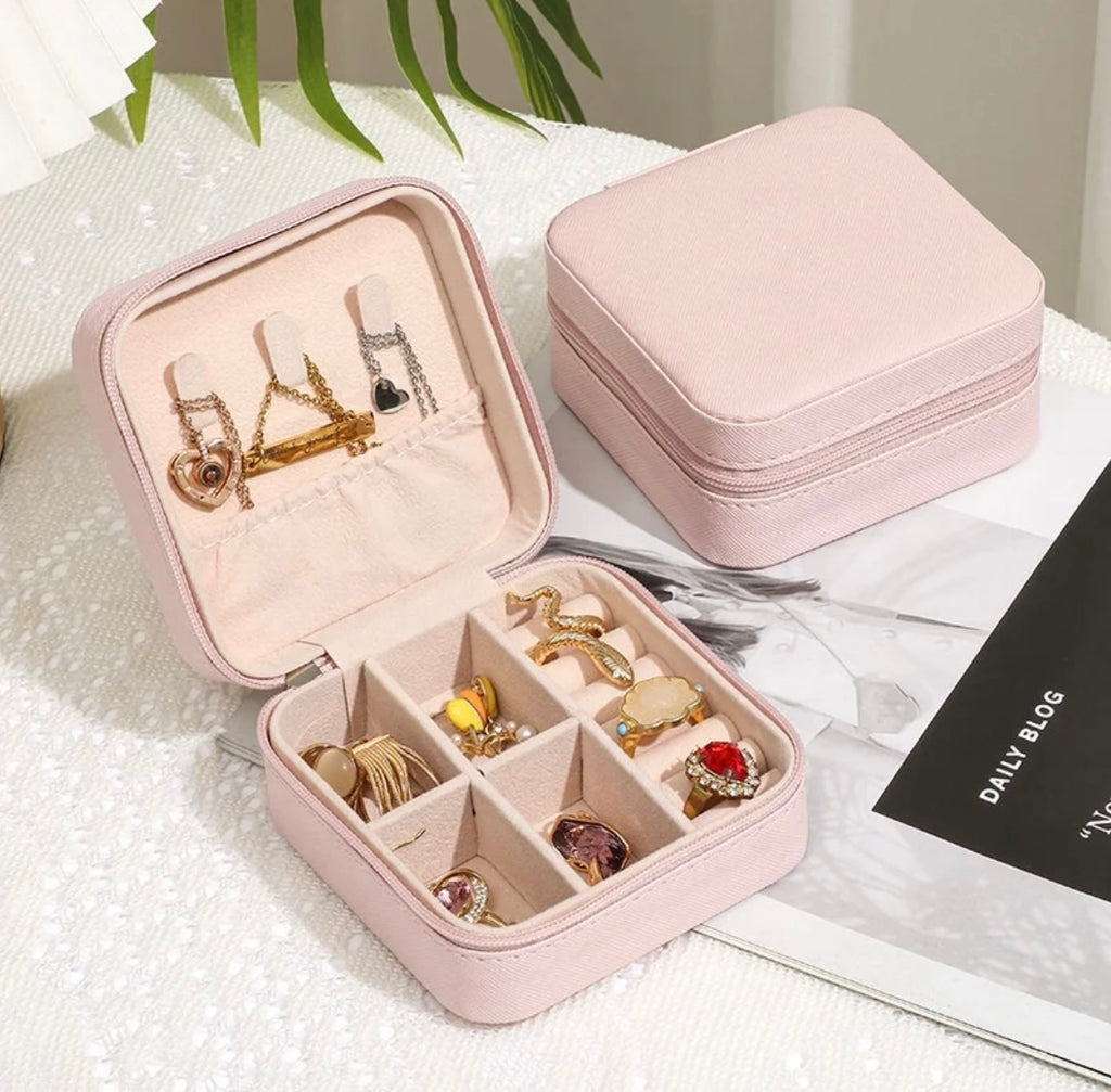 Travel jewelry box