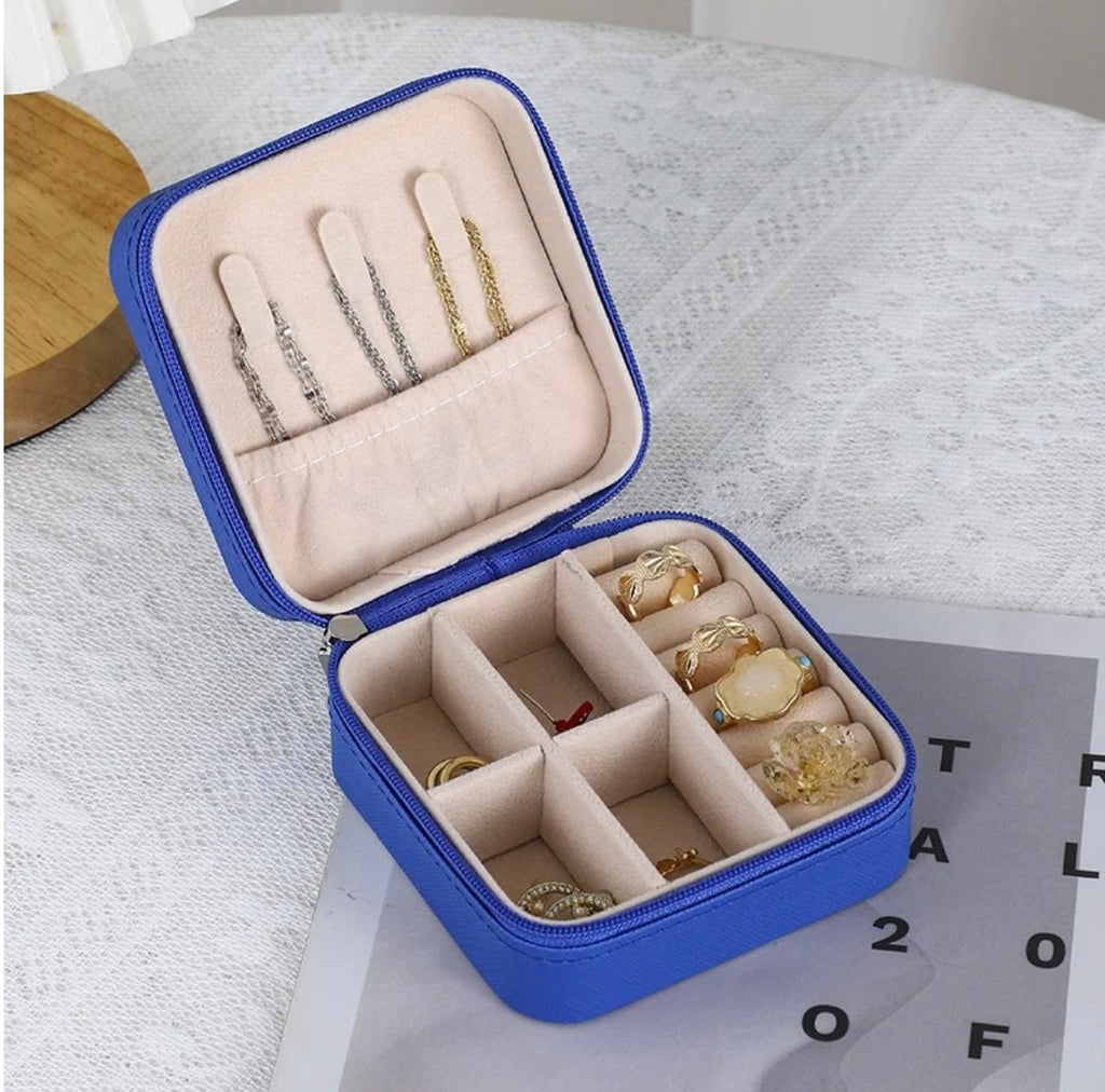 Travel jewelry box