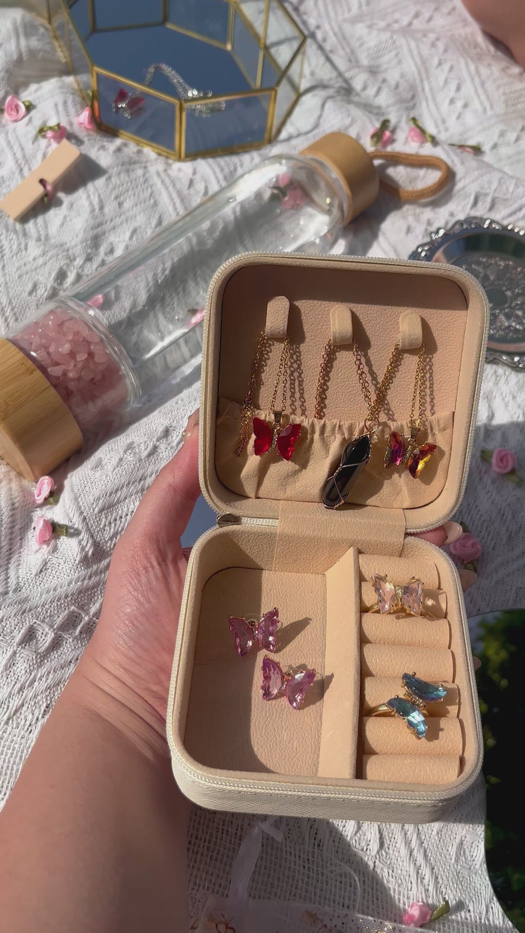 Travel jewelry box